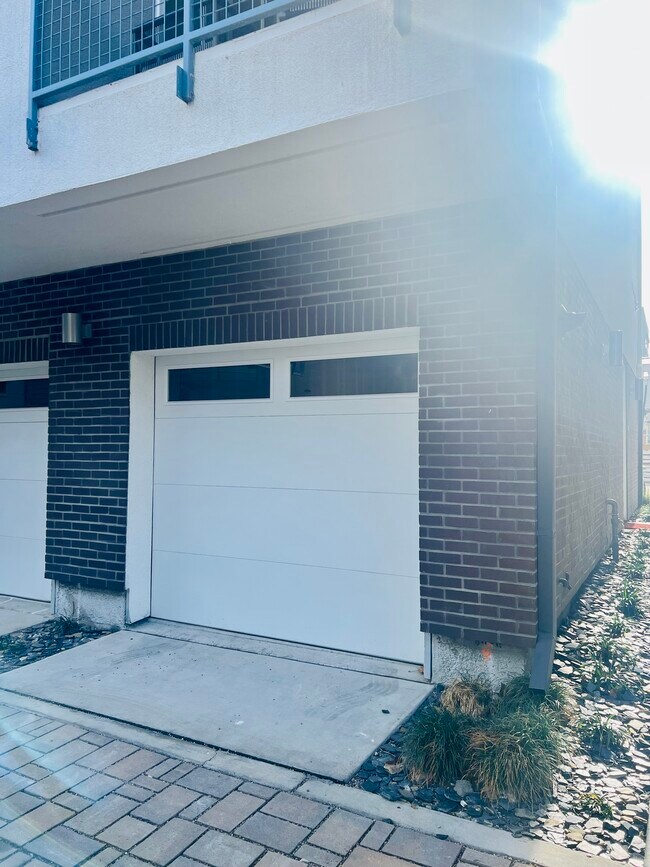 Building Photo - 2431 Cleat Ln