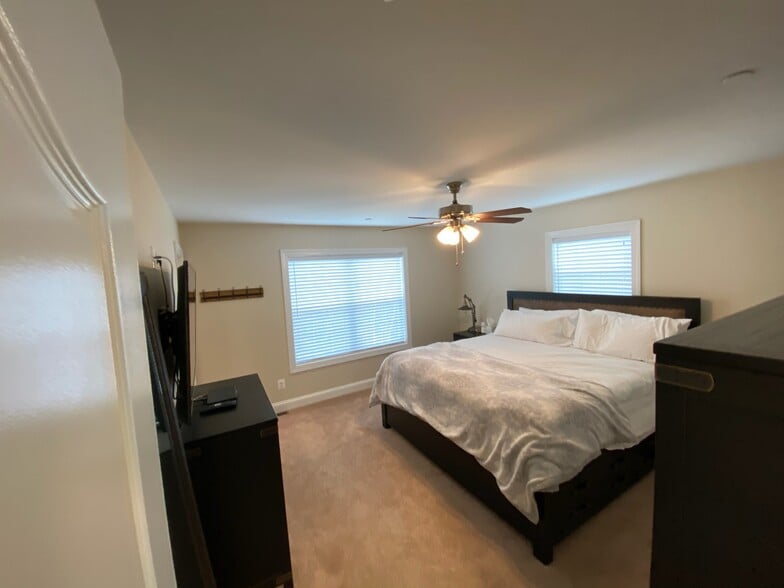 Bedroom 3 w/en suite - 965 Old Annapolis Neck Rd