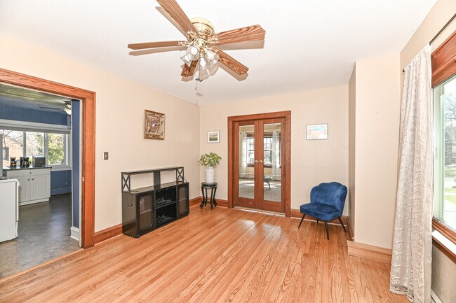 Building Photo - 3717 S 56th St