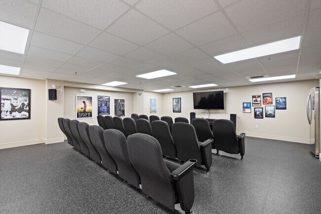 Building Photo - 3075 Kennedy Dr