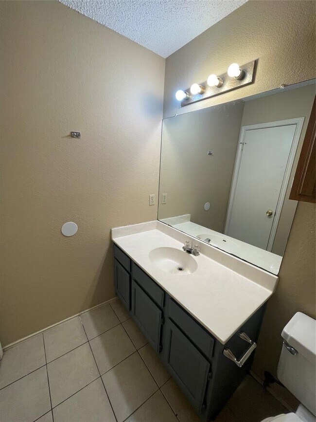Building Photo - 13912 Conner Downs Dr