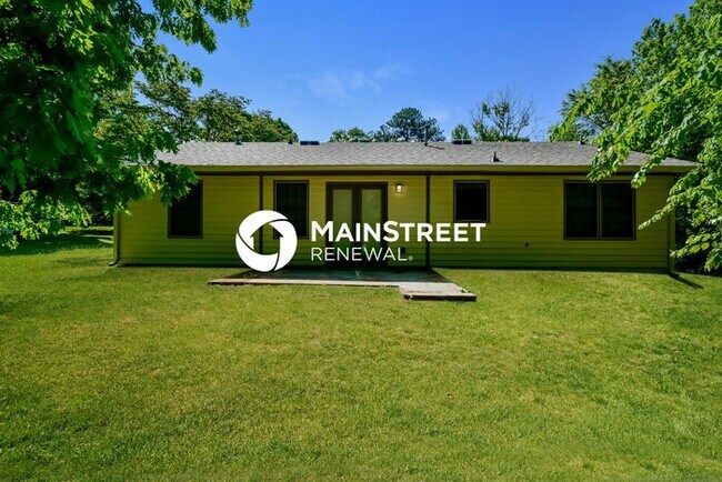 Building Photo - 3 Bedroom Pet-Friendly Home in Ellenwood, GA with Main Street Renewal