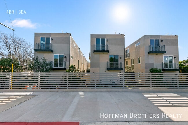 Building Photo - 13621 N Fellows Ave