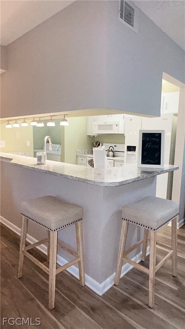 Building Photo - 9540 Green Cypress Ln