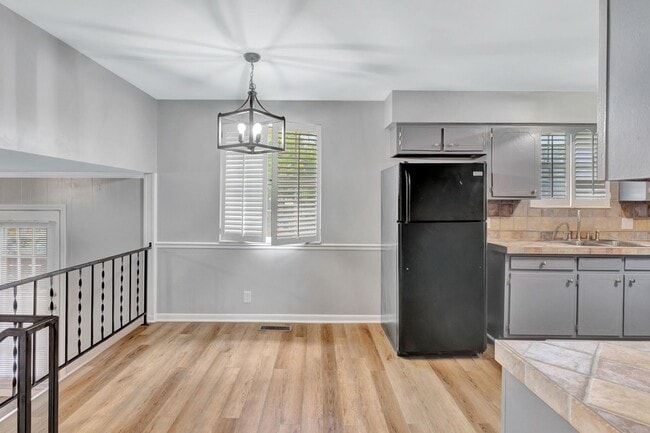 Building Photo - 3401 Shakertown Rd