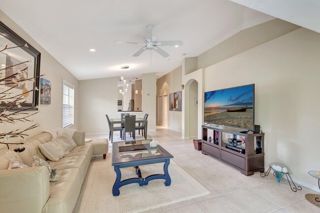 Building Photo - 14211 W La Sedona Cir
