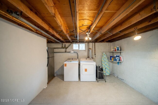 Building Photo - 32 Lake Ave