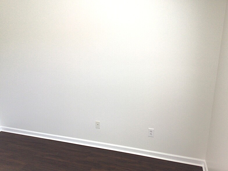 Building Photo - 263 Mayfield Dr