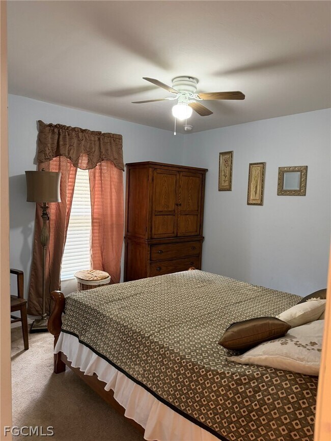 Building Photo - 3732 NE 12th Pl