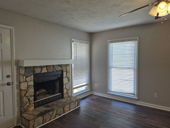 Building Photo - 6439 Green Meadow Rd