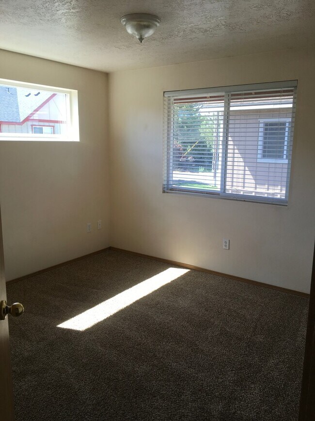 Building Photo - d21022