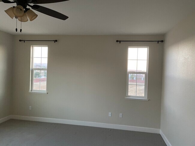 Building Photo - 466 Ventana