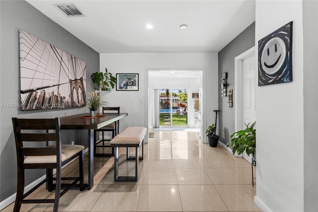 Building Photo - 14950 S Biscayne River Dr