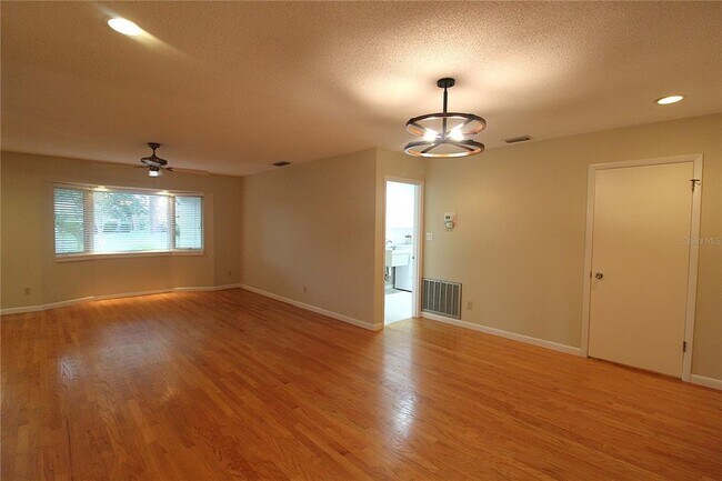 Building Photo - 6512 Bowline Dr