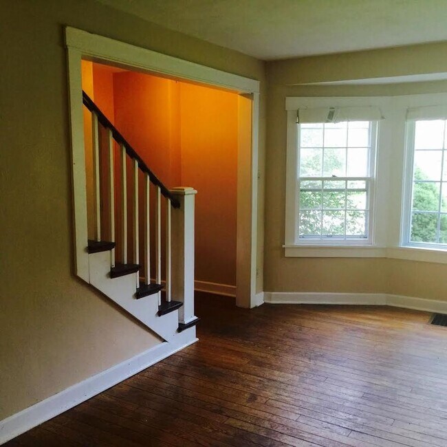 Building Photo - Beautiful 3 BR Home Near Bryan Park - Available July 2026!