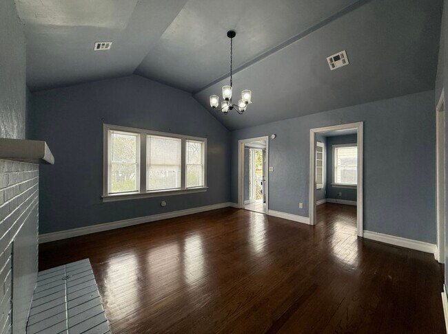 Building Photo - 1832 NW 33rd St