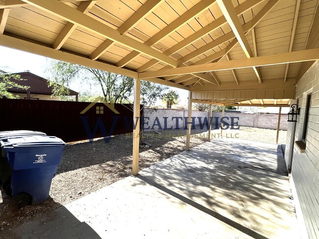 Building Photo - Freshly Remodeled 3 Bedroom 2 Bath Home for Rent 4641 E 13th Street Unit A,Tucson, AZ 85711 $1,49...