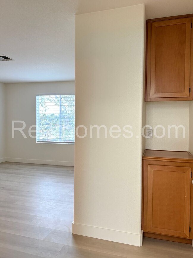 Building Photo - 1603 White Hickory Pl