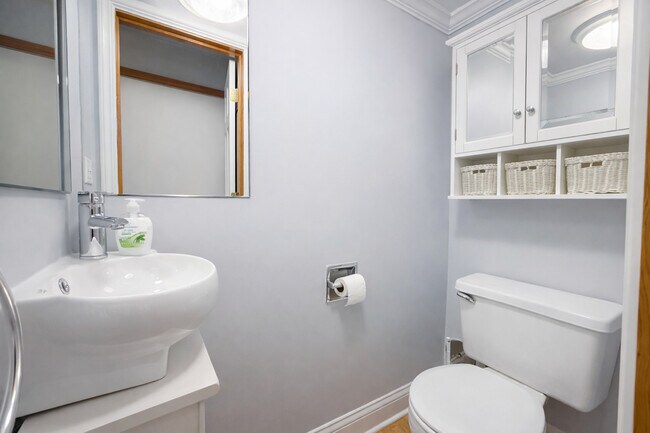 Building Photo - 2624 Prairieview Ln S