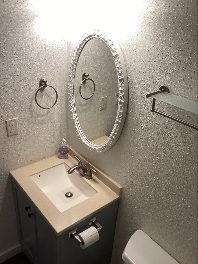 Building Photo - 868 NW 6th St