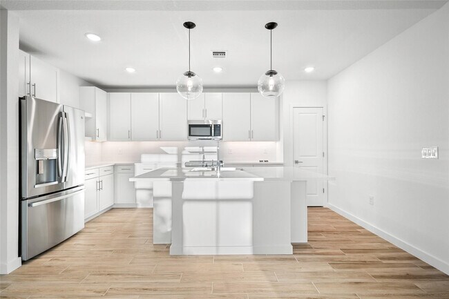 Building Photo - 1689 SW Abingdon Ave