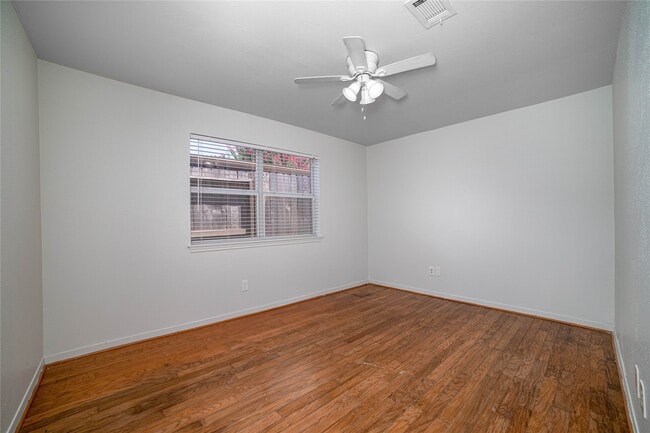 Building Photo - 8603 Dairy View Ln