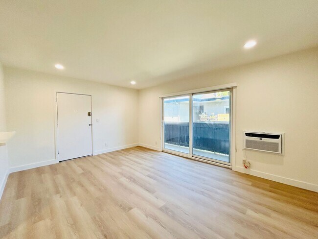 Building Photo - bun183