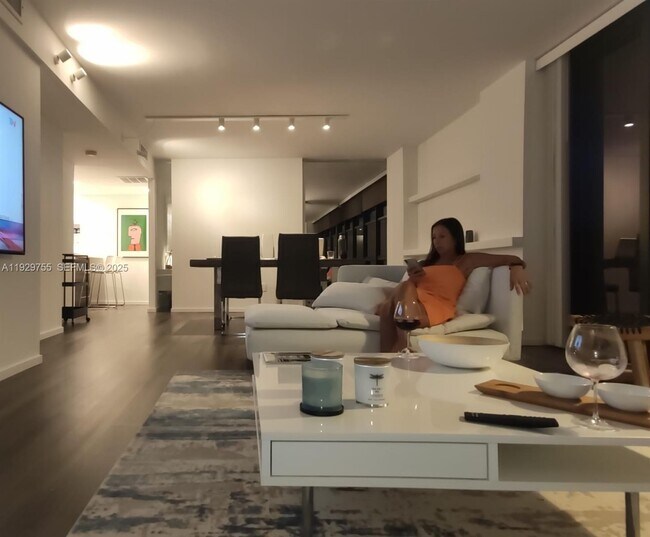 Building Photo - 18181 NE 31st Ct