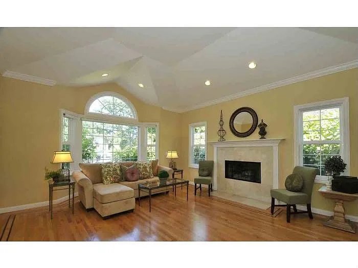 Building Photo - 745 Parma Way