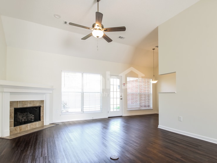 Building Photo - 2458 Baird Dr