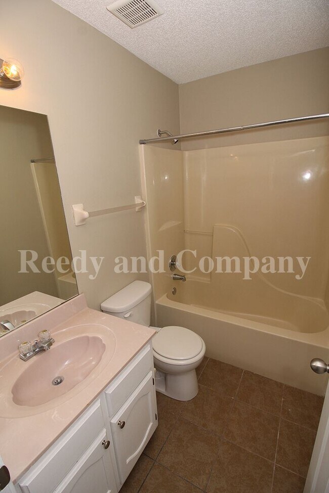 Building Photo - 9532 Chi Chi Cove