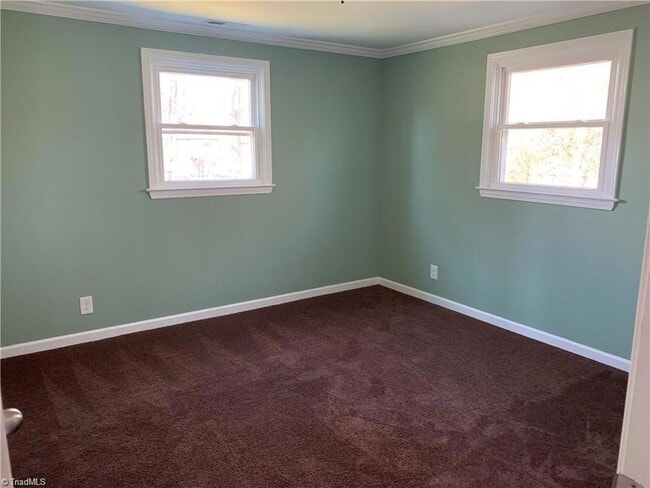 Building Photo - 1509 E Commerce Ave