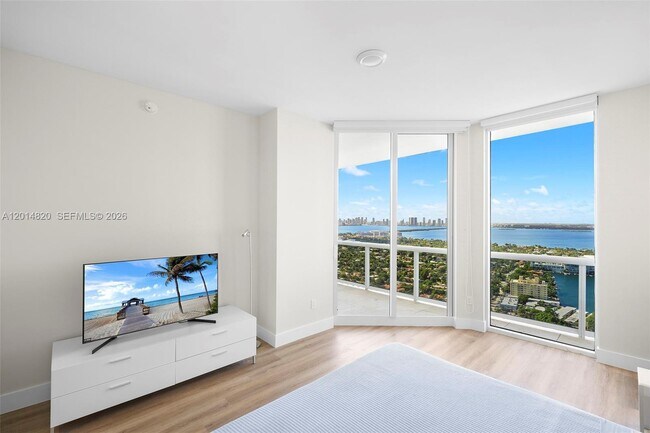 Building Photo - 4775 Collins Ave