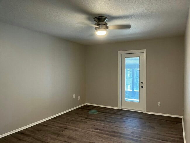 Building Photo - 6012 Rex Hall Ln