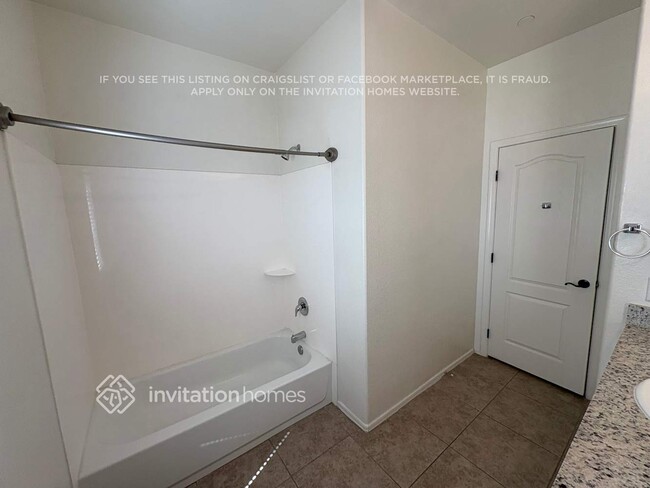 Building Photo - 13621 W Avalon Dr