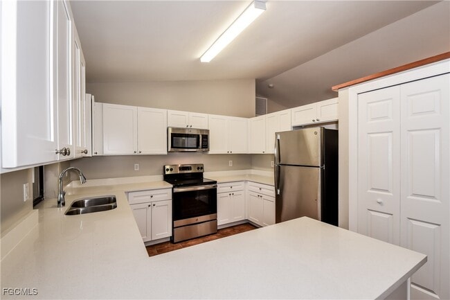 Building Photo - 714 SW 10th Terrace