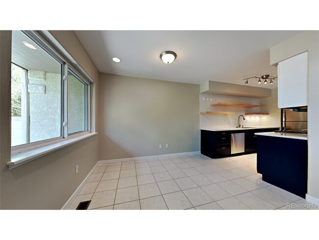 Building Photo - Refined Louisville Townhome — Garage, Gas ...