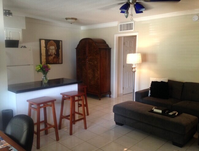 Building Photo - 2121 N Ocean Blvd