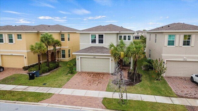 Building Photo - 1766 NW Cataluna Cir