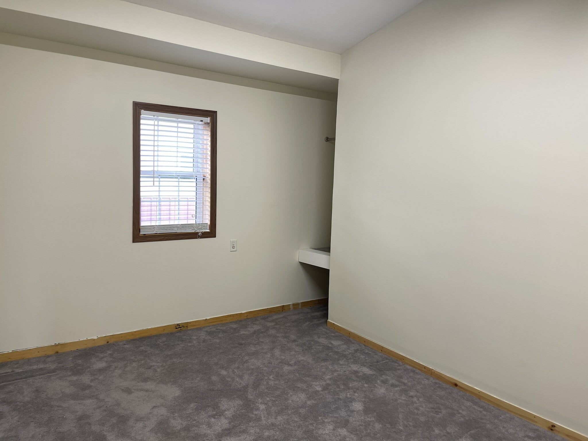 Building Photo - 1048 Caldwell Ave