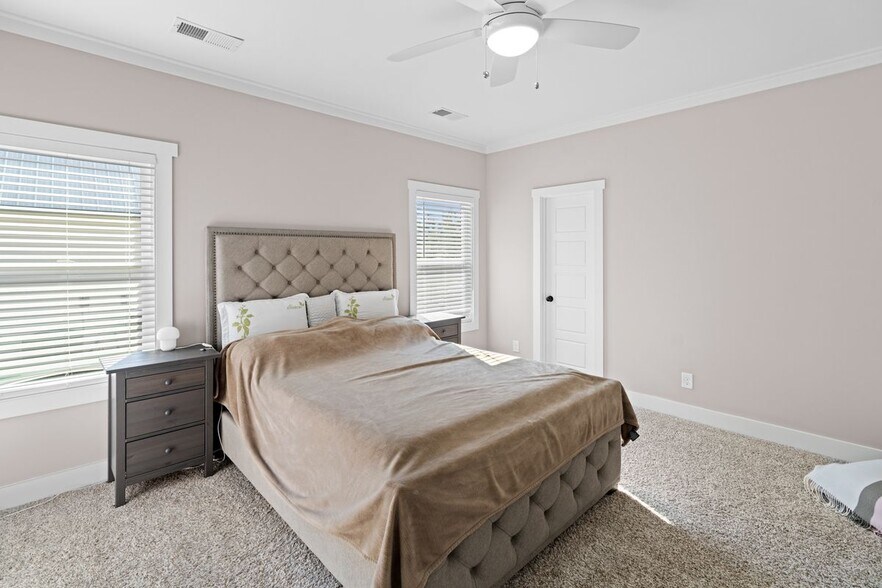 Building Photo - 2024 Adams Ridge Dr