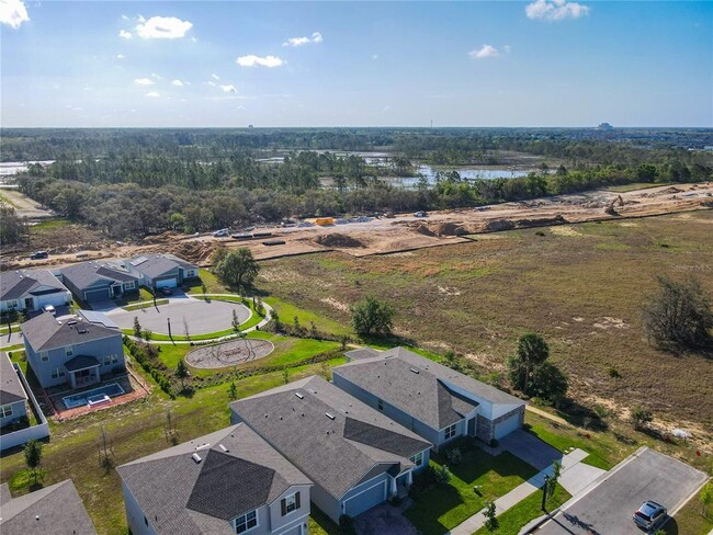 Building Photo - 1043 Lakeshore Breeze Pl
