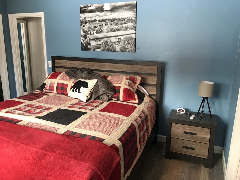 Building Photo - 325 Westbrook Dr