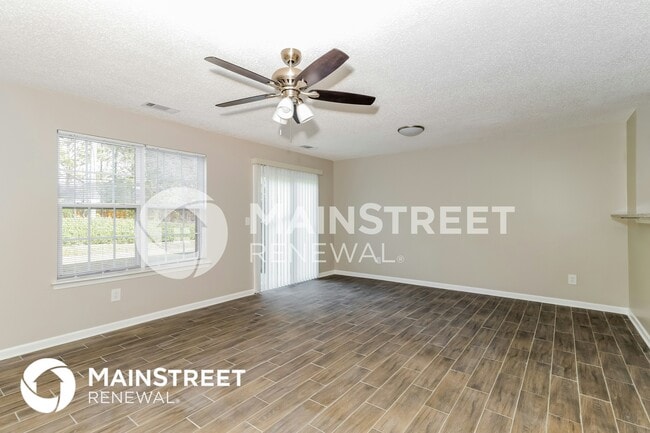 Building Photo - 5319 Creekview Way