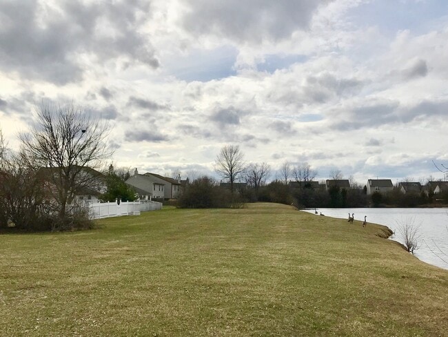 Building Photo - 4 Bedroom 2.5 Bathroom Two Story Brick Front Home in Pike Township!