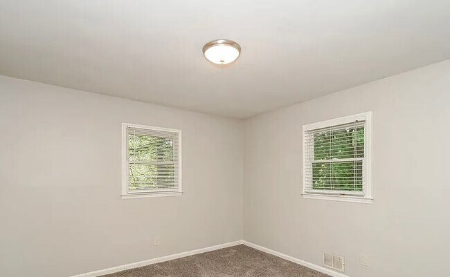 Building Photo - 3556 Ponderosa Ln