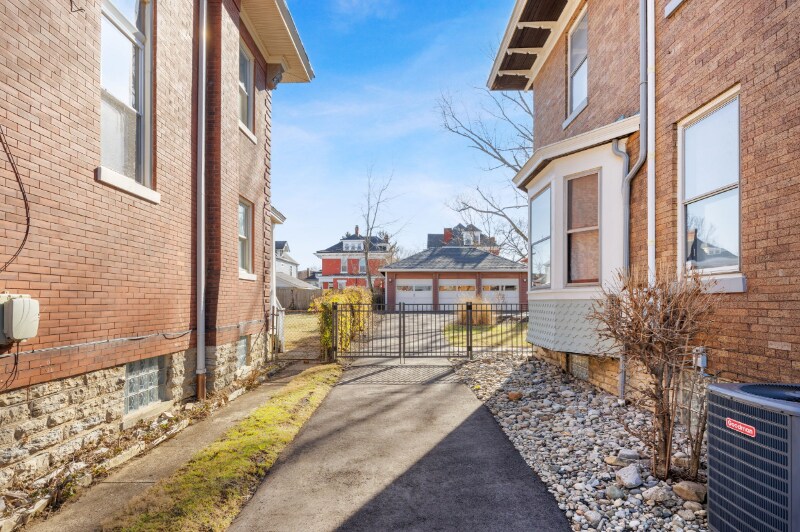 Building Photo - 2123 Cameron Ave