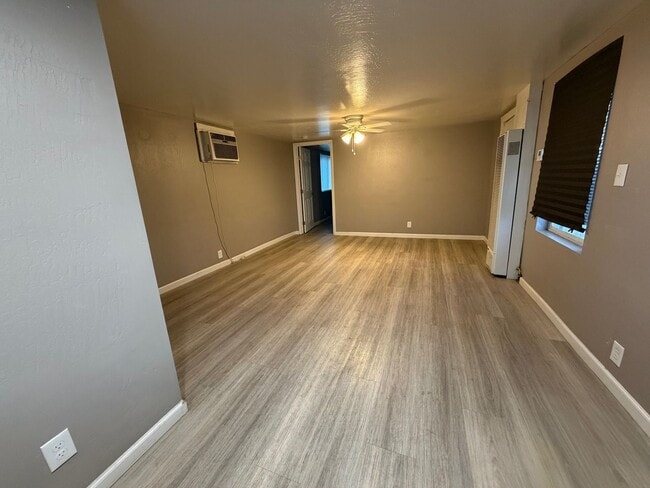 Building Photo - Cute home for rent in Exeter!