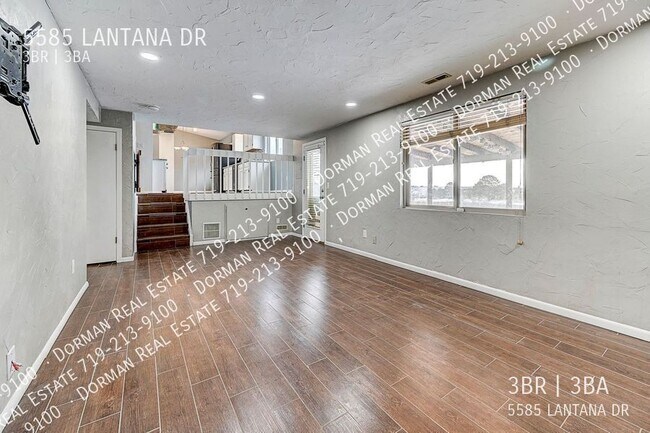 Building Photo - 5585 Lantana Dr