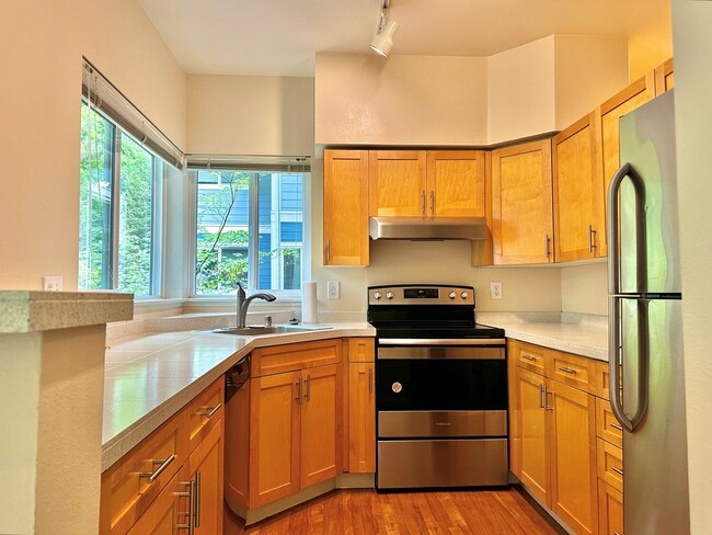 Building Photo - Beautiful 2BR|2BA with Washer and Dryer, T...